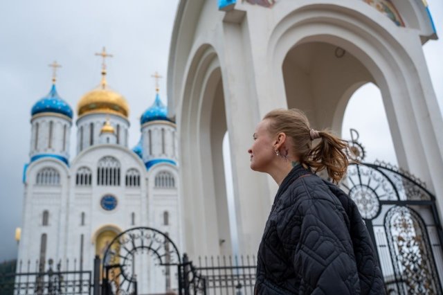 Сегодня совершенно потрясающий день, друзья! Мы отмечаем два важных праздника, с которыми я вас сердечно поздравляю 💫